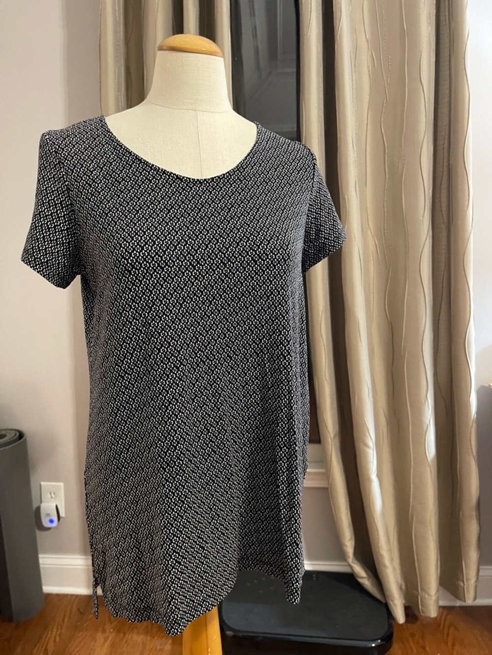 Liz Claiborne Black & White Short Sleeve Tunic